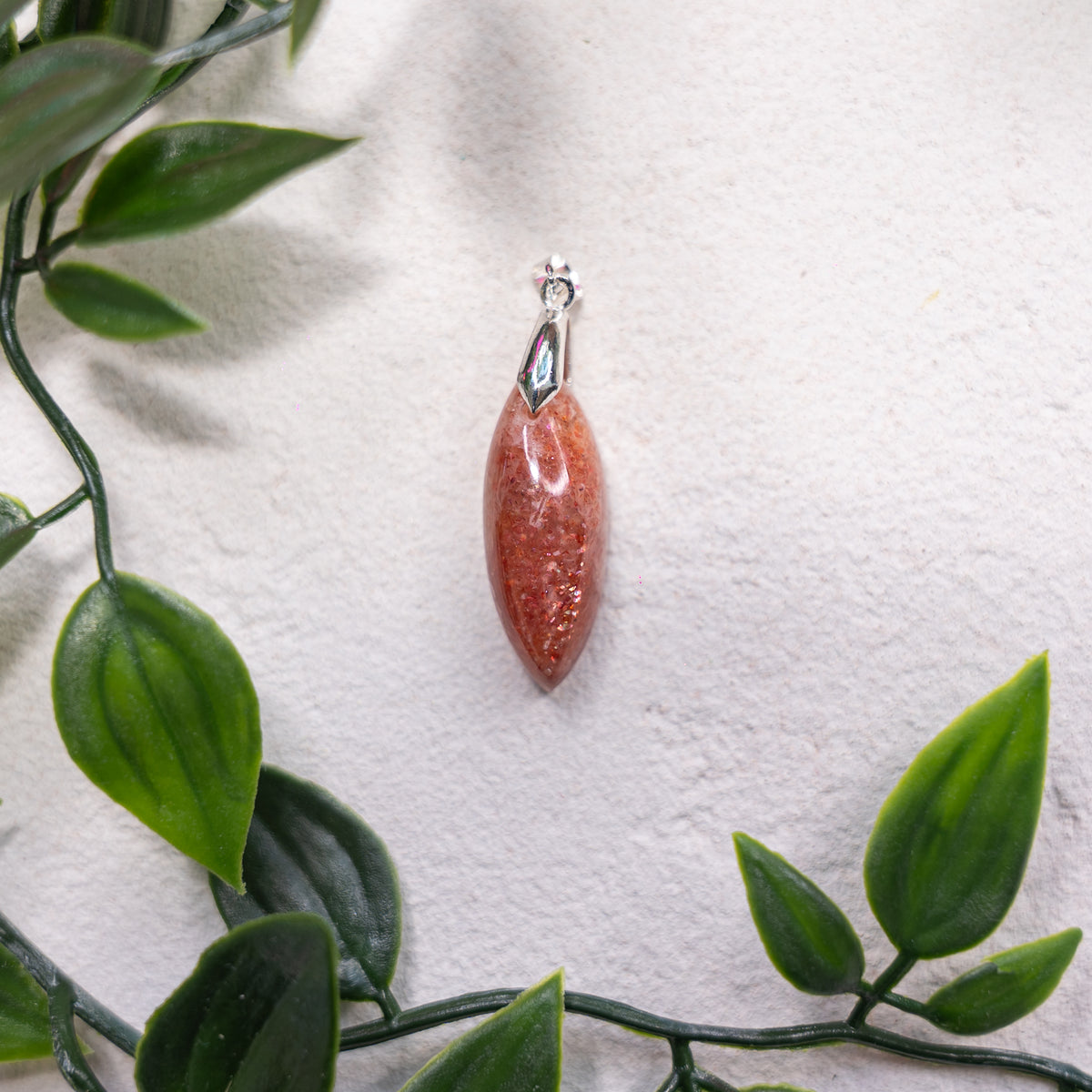 Pendentifs Pierre de Soleil – Pierre naturelle énergie et confiance en soi