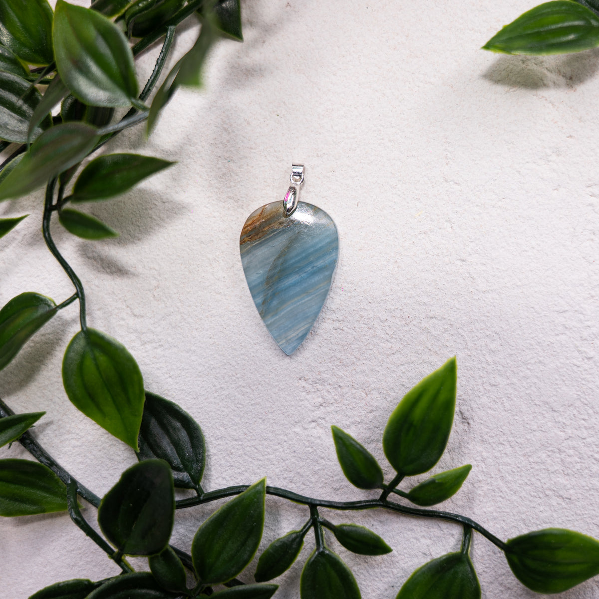Pendentif Calcite Caraïbe – Pierre naturelle apaisement et sérénité