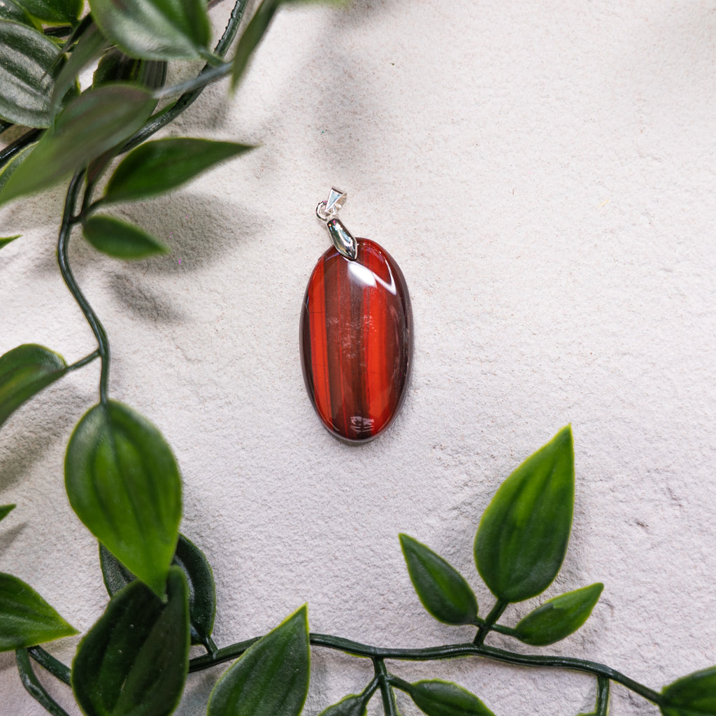 Pendentif Jaspe Rouge – Pierre naturelle ancrage et vitalité