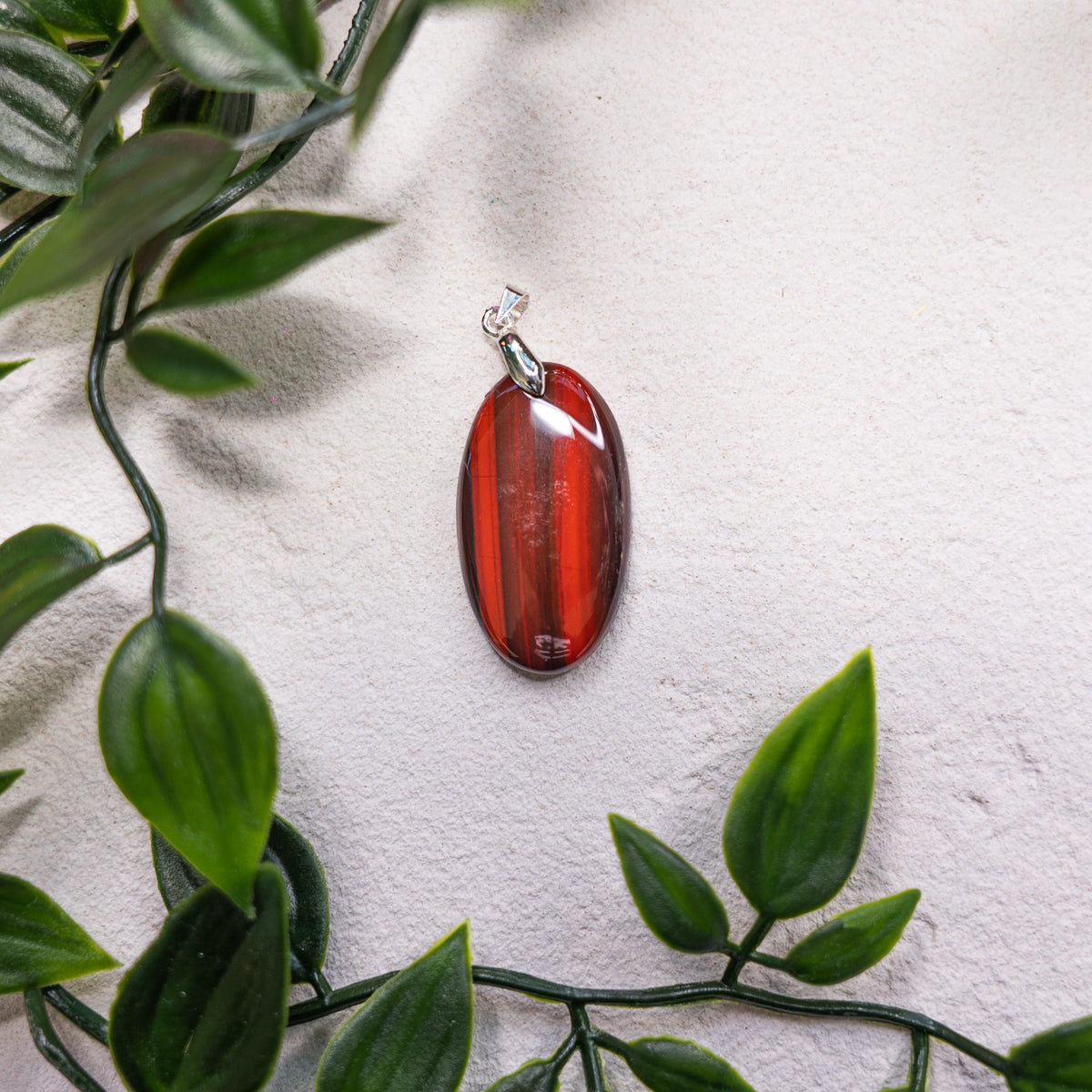 Pendentif Jaspe Rouge – Pierre naturelle ancrage et vitalité