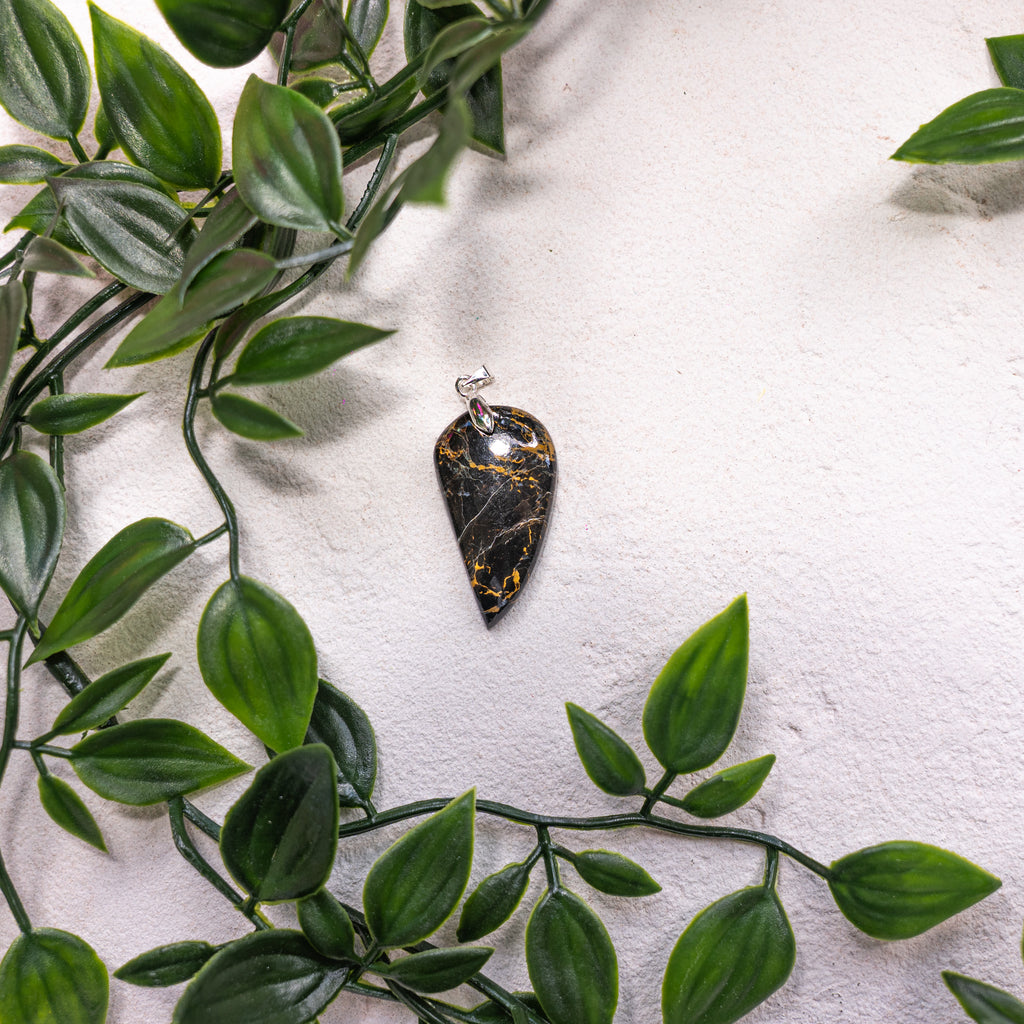 Pendentif Bois Fossile – Pierre naturelle ancrage et sagesse