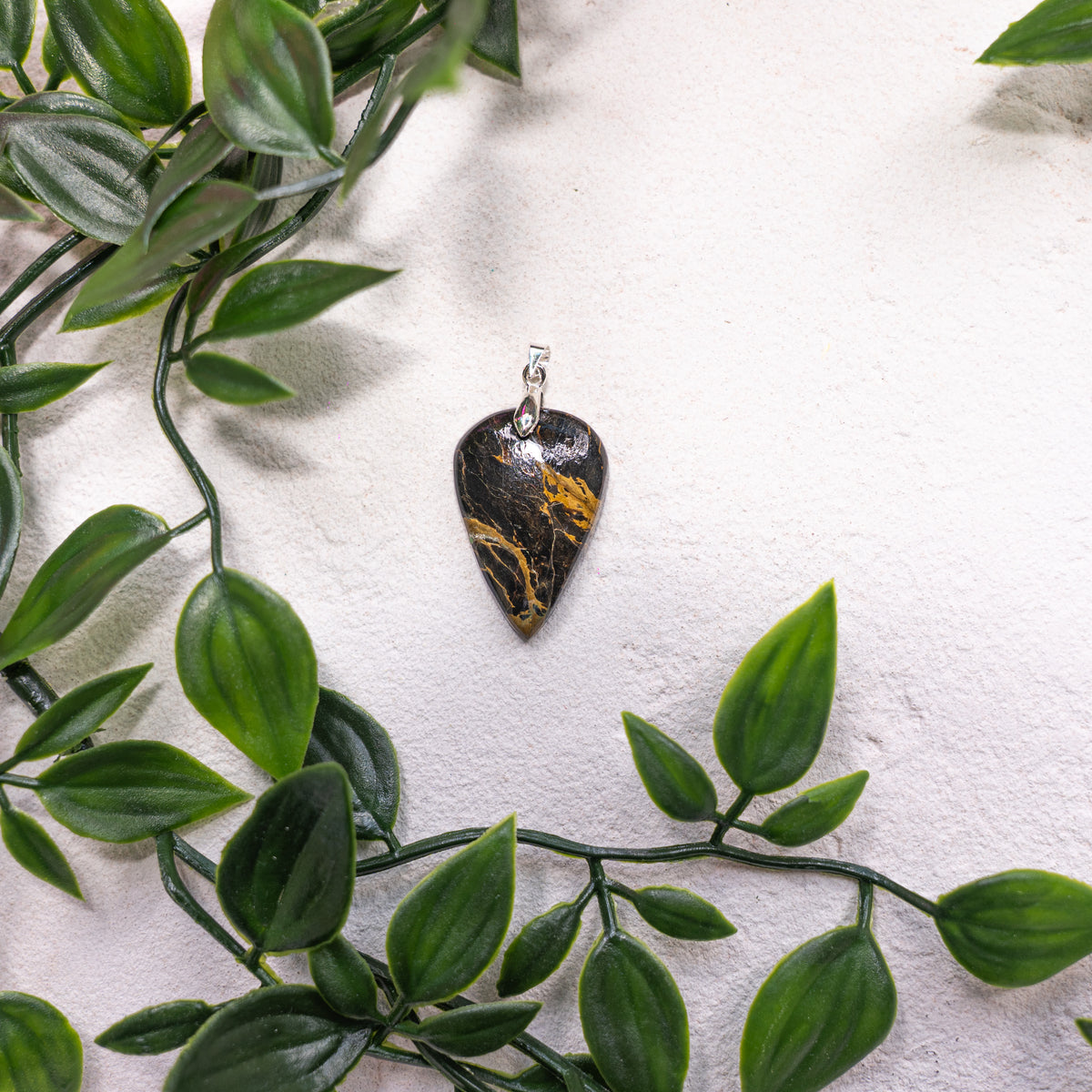 Pendentif Bois Fossile – Pierre naturelle ancrage et sagesse