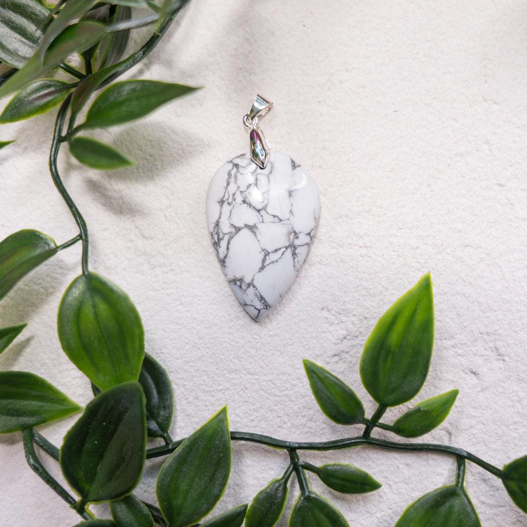 Pendentifs Howlite – Pierre naturelle anti-stress et apaisante