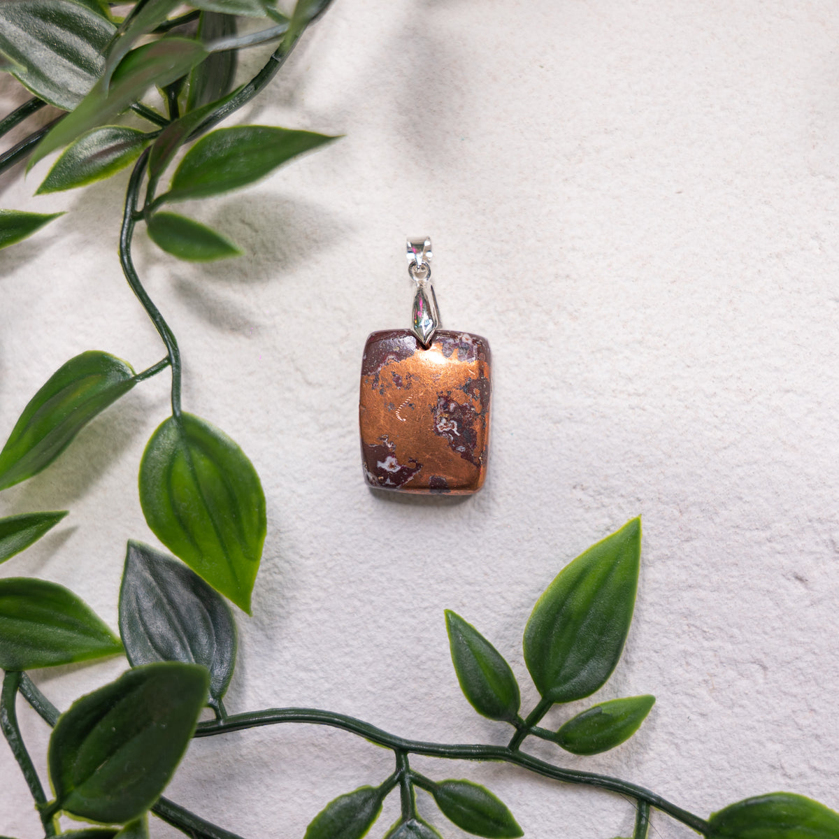 Pendentif Dolomite Cuivre – Pierre naturelle équilibre et réconfort