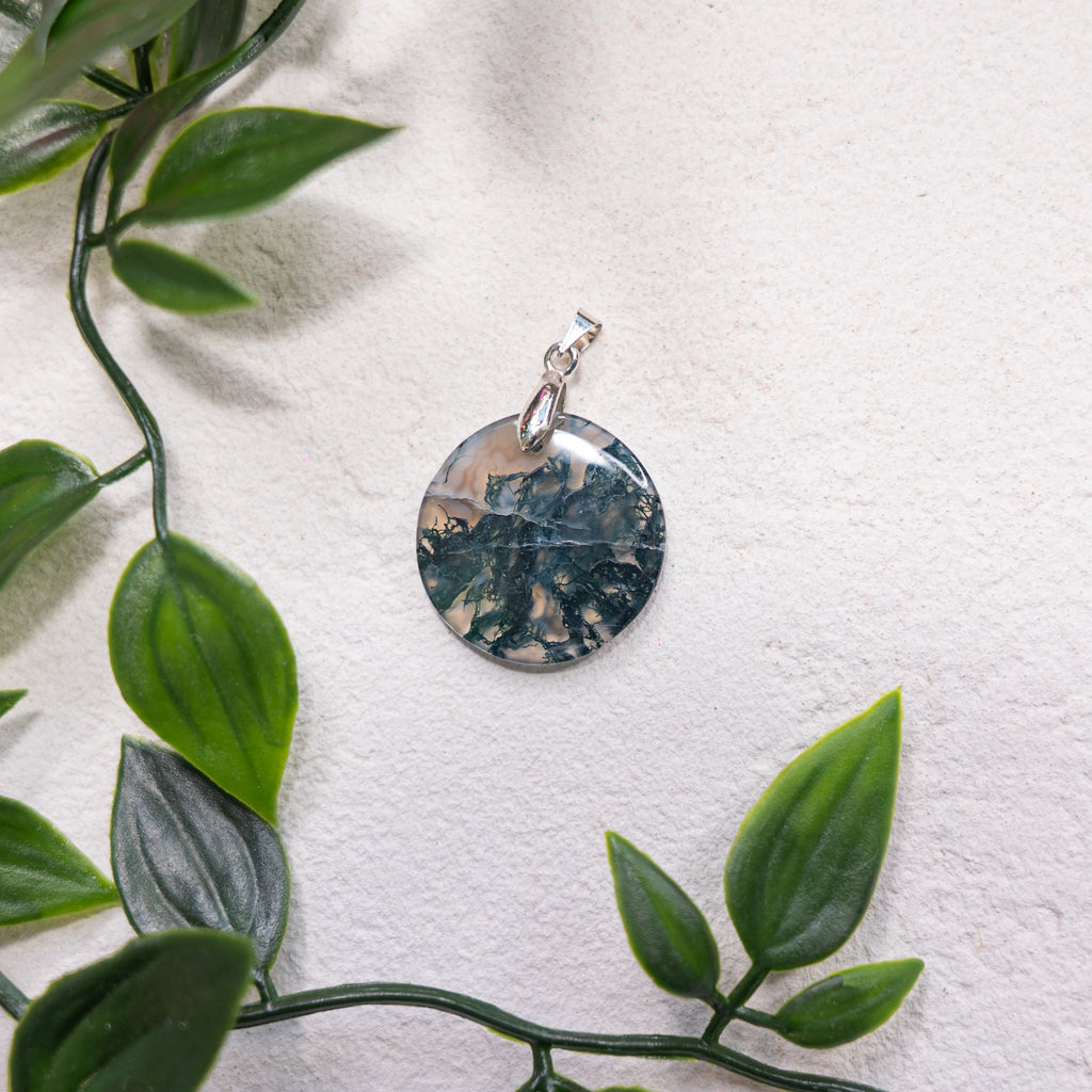 Pendentif Agate Mousse – Pierre naturelle croissance et équilibre