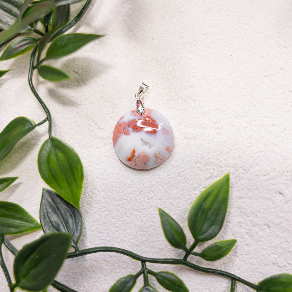 Pendentif Agate Rose – Pierre naturelle douceur et équilibre émotionnel