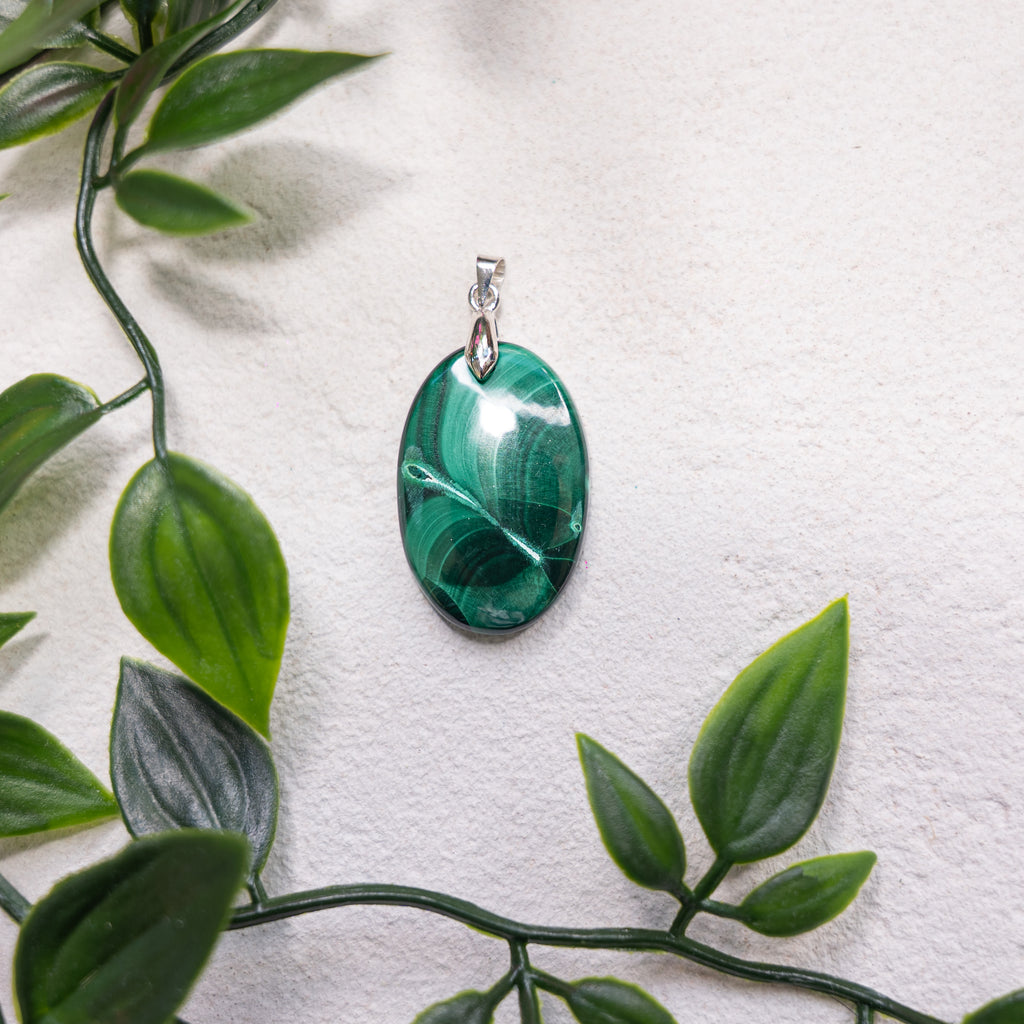 Pendentifs Malachite – Pierre naturelle protection et transformation