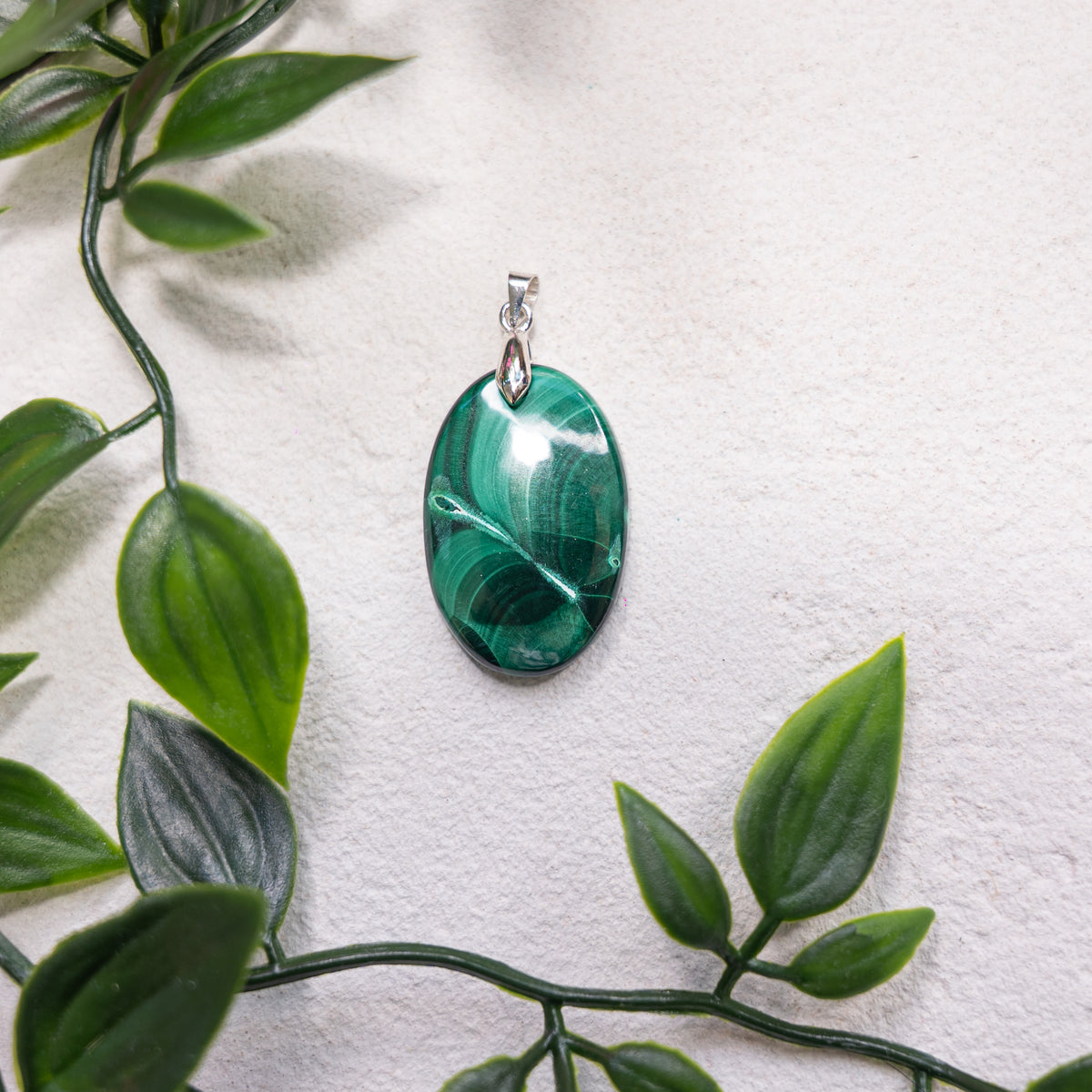 Pendentifs Malachite – Pierre naturelle protection et transformation