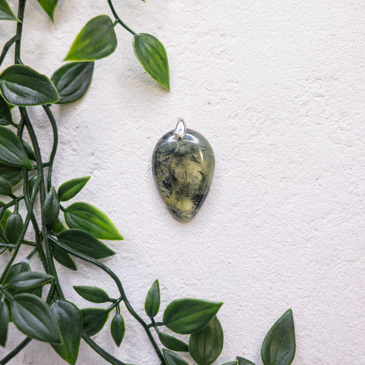 Pendentifs Préhnite – Pierre naturelle apaisante et harmonie émotionnelle