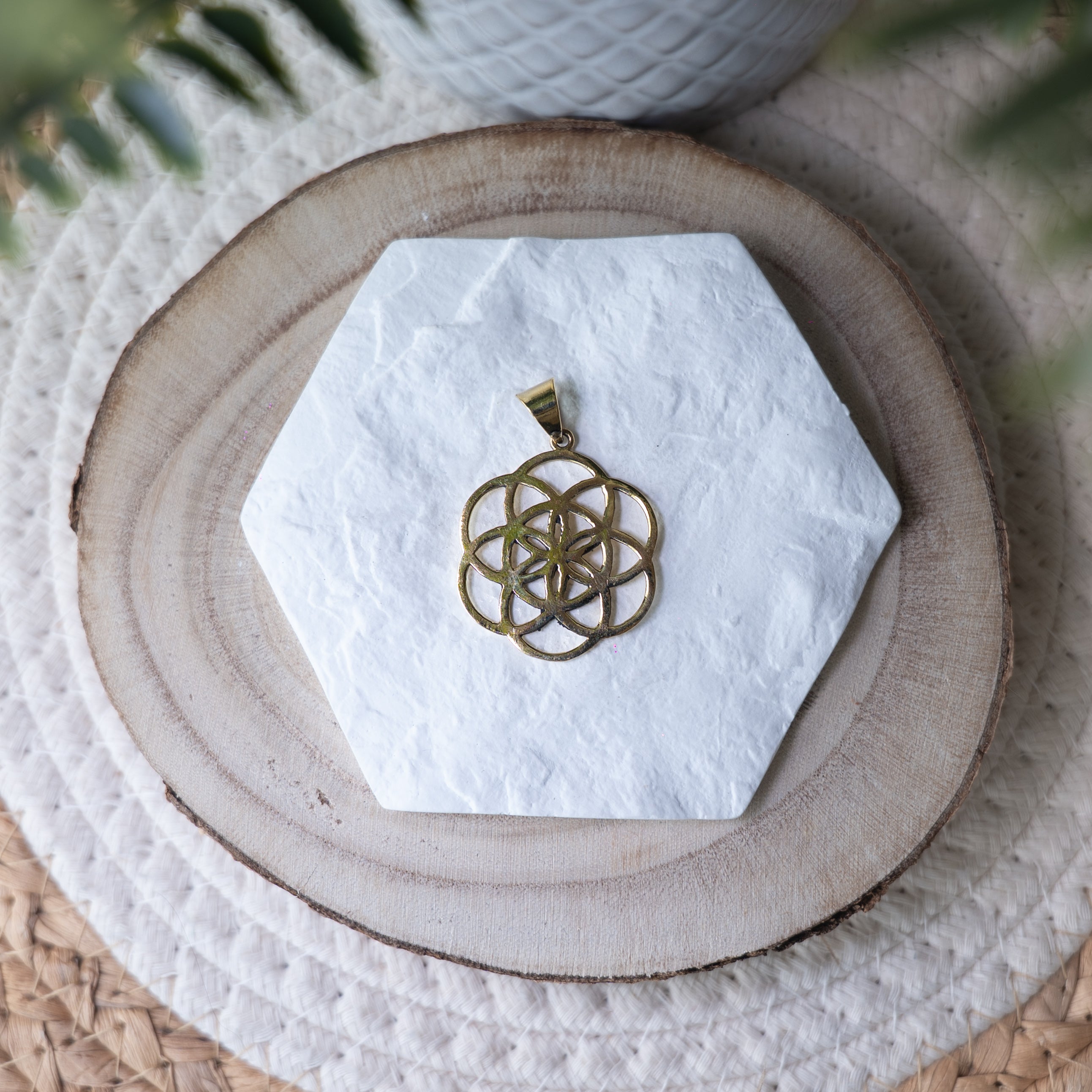 Pendentif en bronze Graine de vie