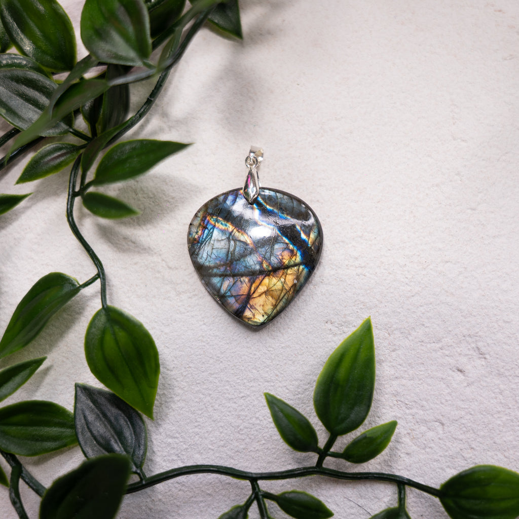 Pendentif spectrolite