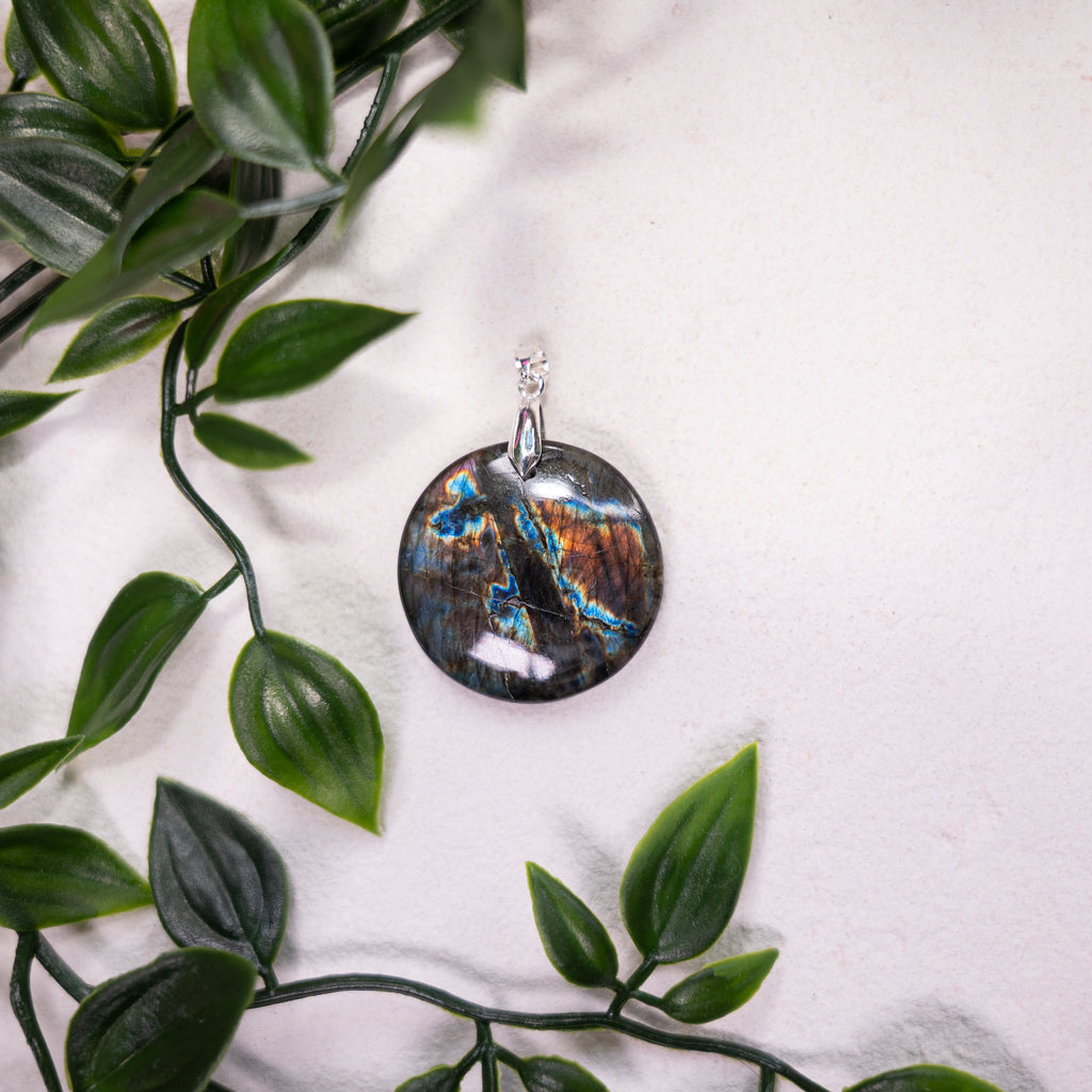 Pendentif spectrolite
