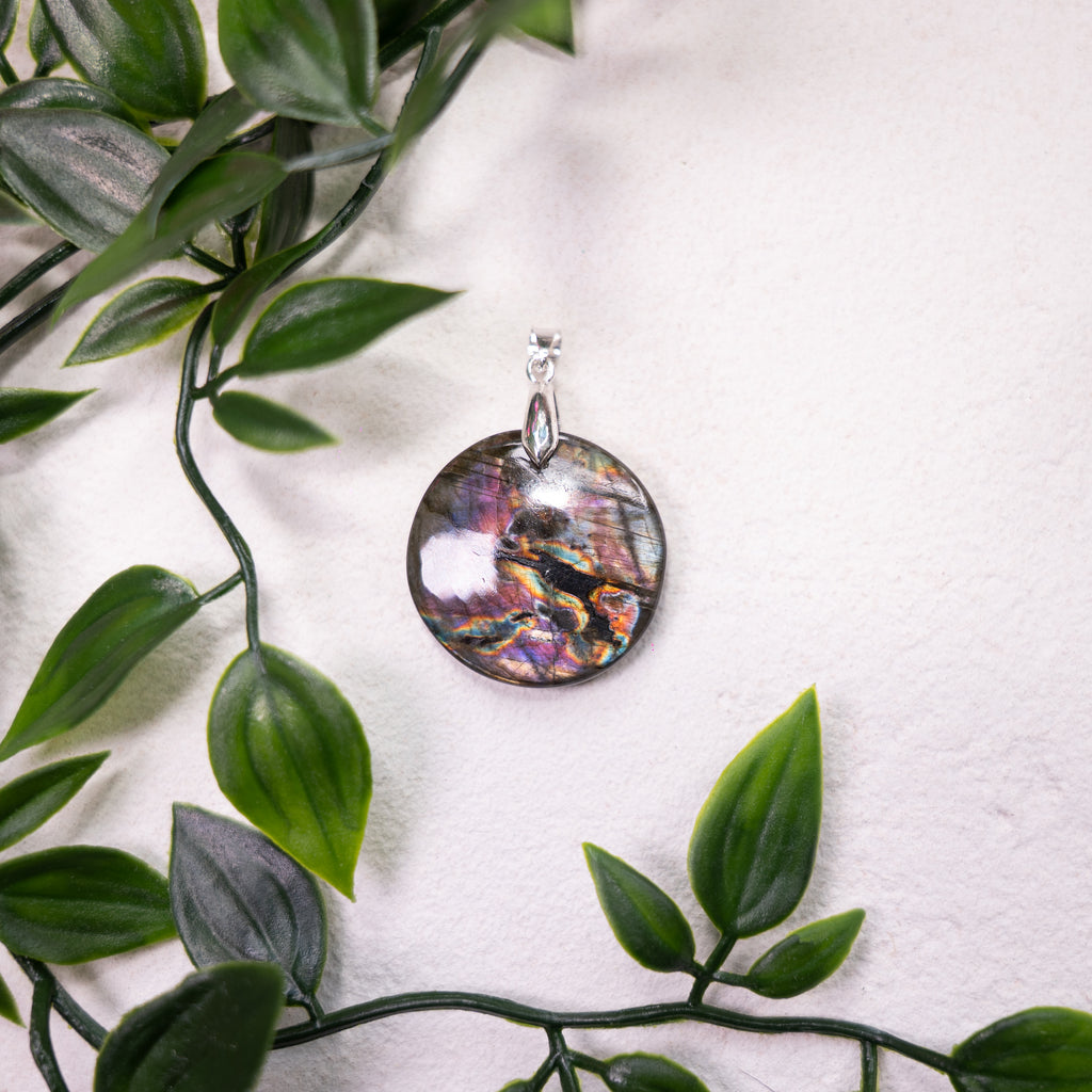 Pendentif spectrolite