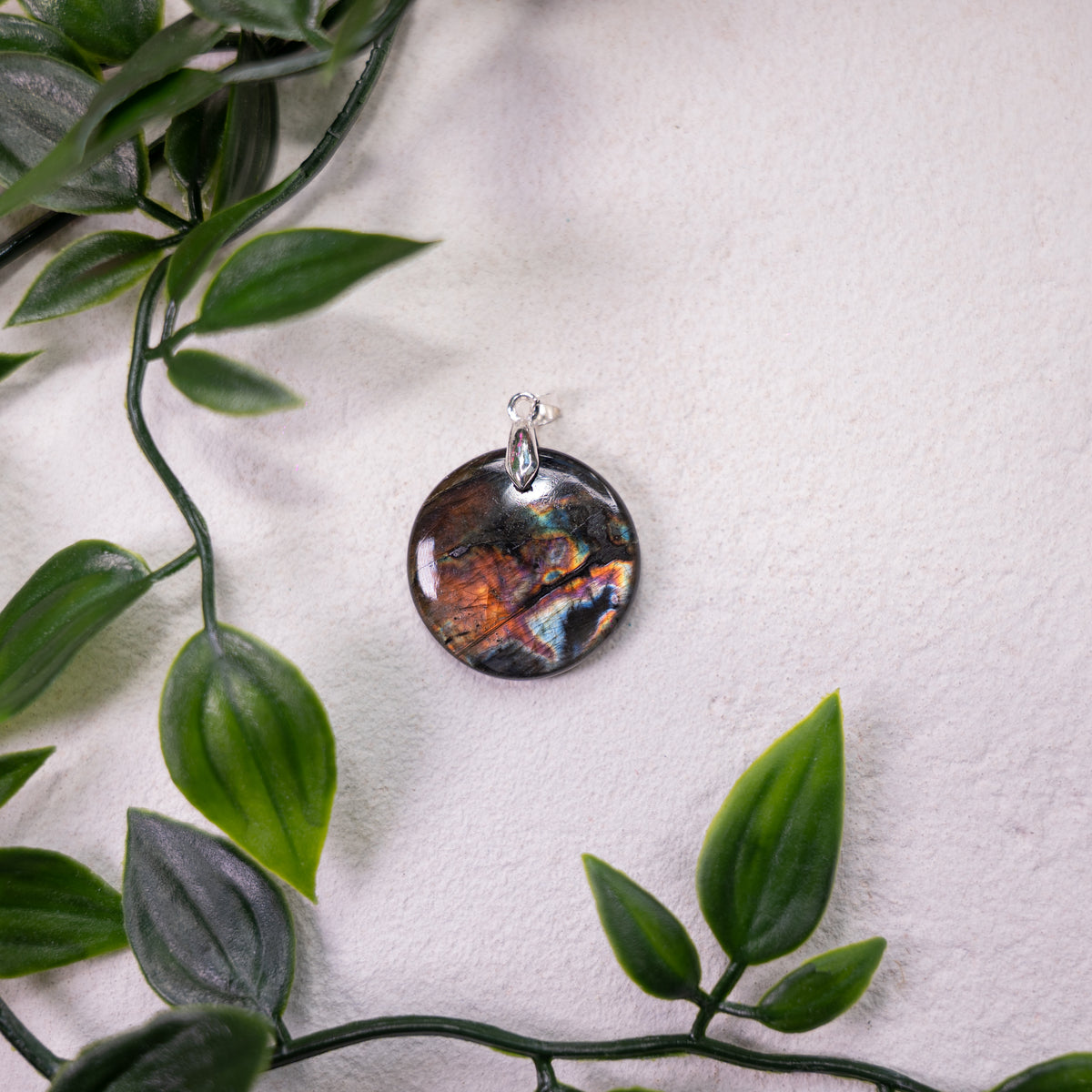 Pendentif spectrolite