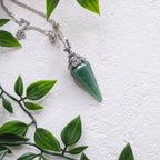 Pendule divinatoire en pierre naturelle – Radiesthésie & intuition