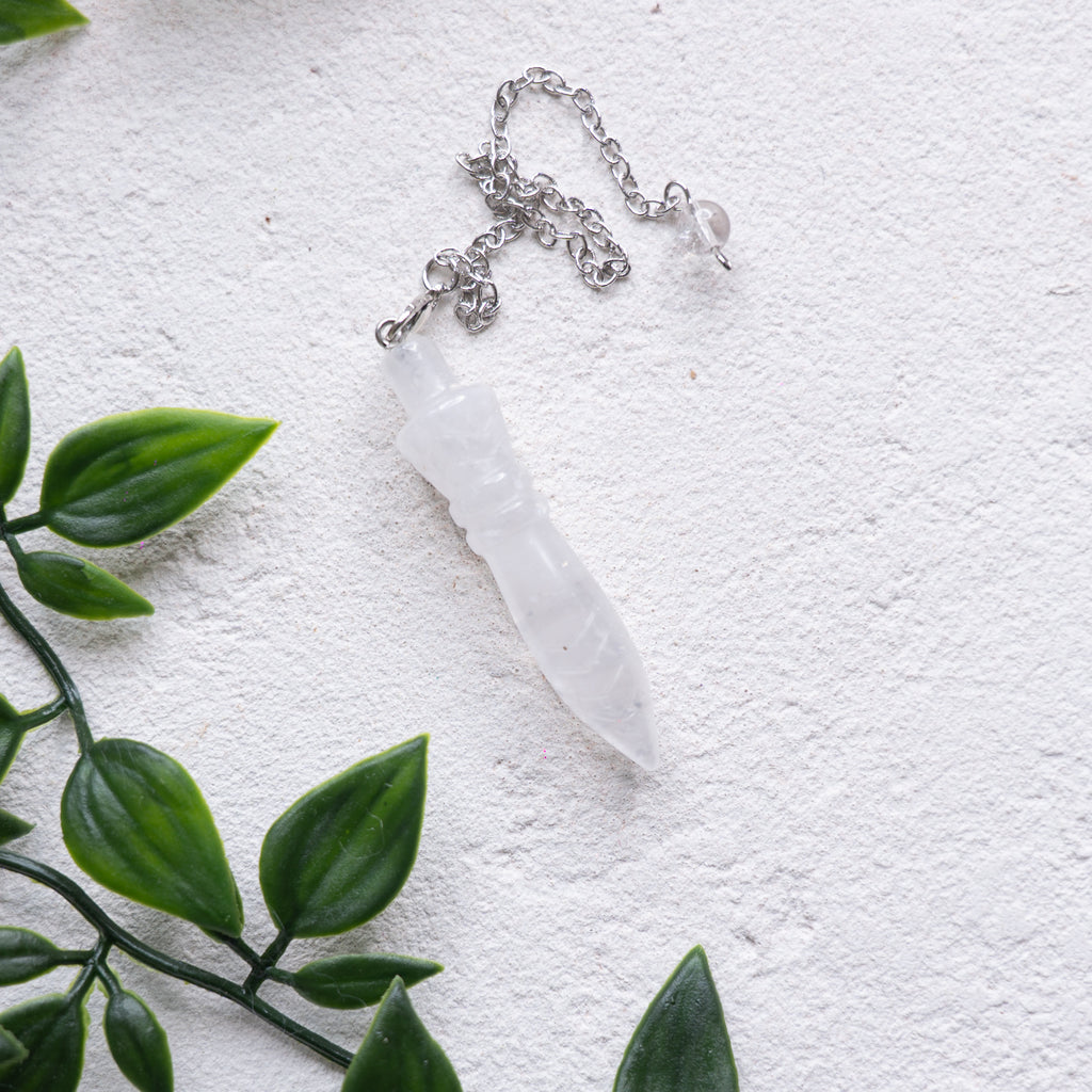 Pendule divinatoire en pierre naturelle – Radiesthésie & intuition
