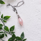 Pendule divinatoire en pierre naturelle – Radiesthésie & intuition