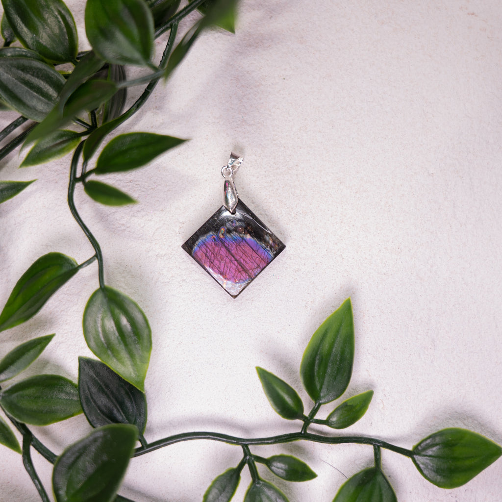Pendentif spectrolite