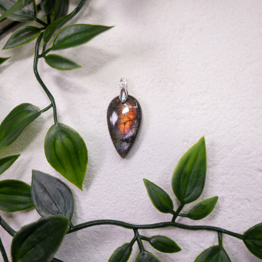 Pendentif spectrolite