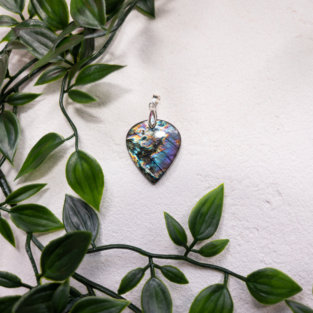 Pendentif spectrolite